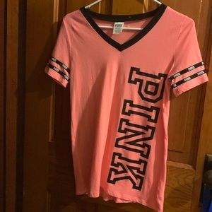 victoria's secret/ pink tshirt